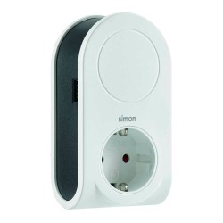 Adaptador 3 conectores usb + 1 usb a + 1 toma schuko 16a 250 v~ blanco